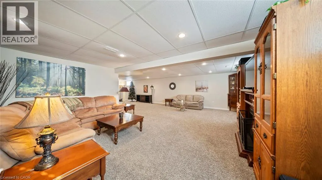 89 MANN Avenue