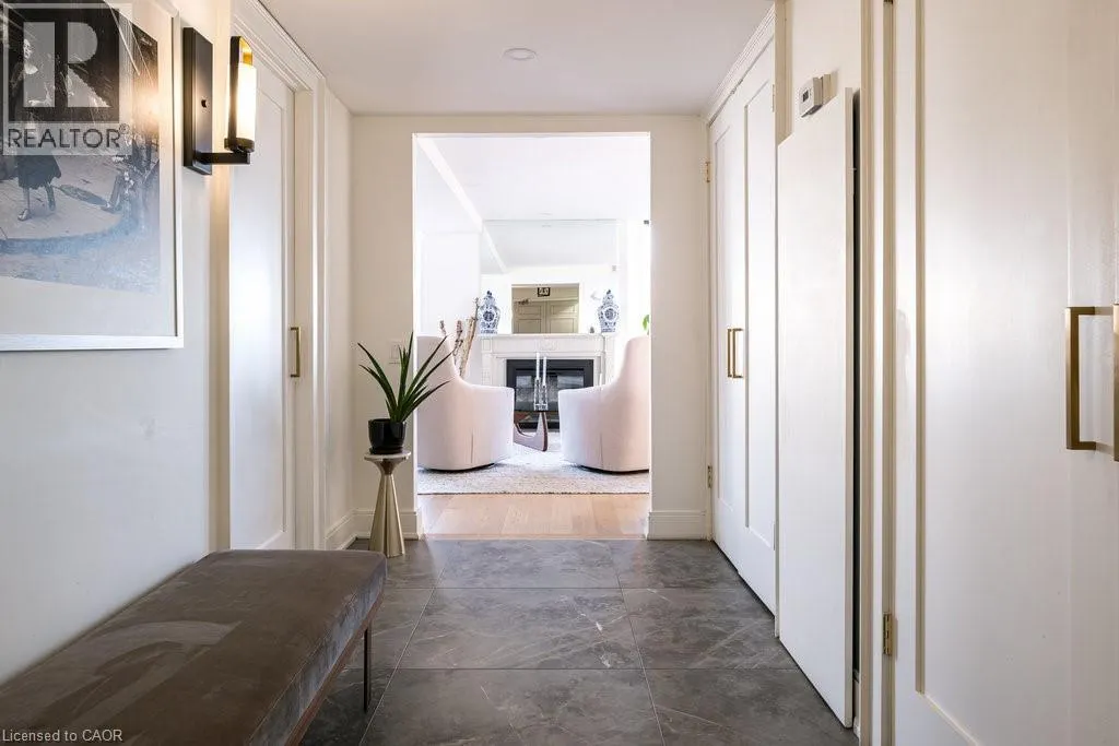 49 ROBINSON Street Unit# 900, #900