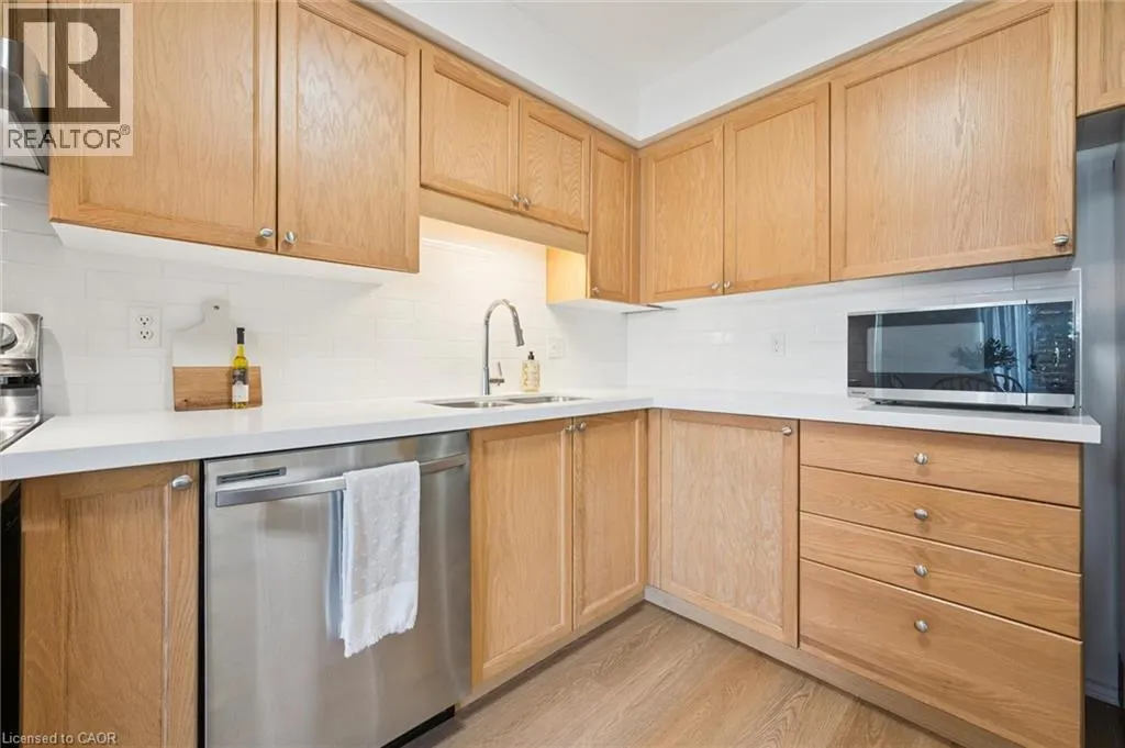 151 CLAIRFIELDS Drive Unit# 3, #3