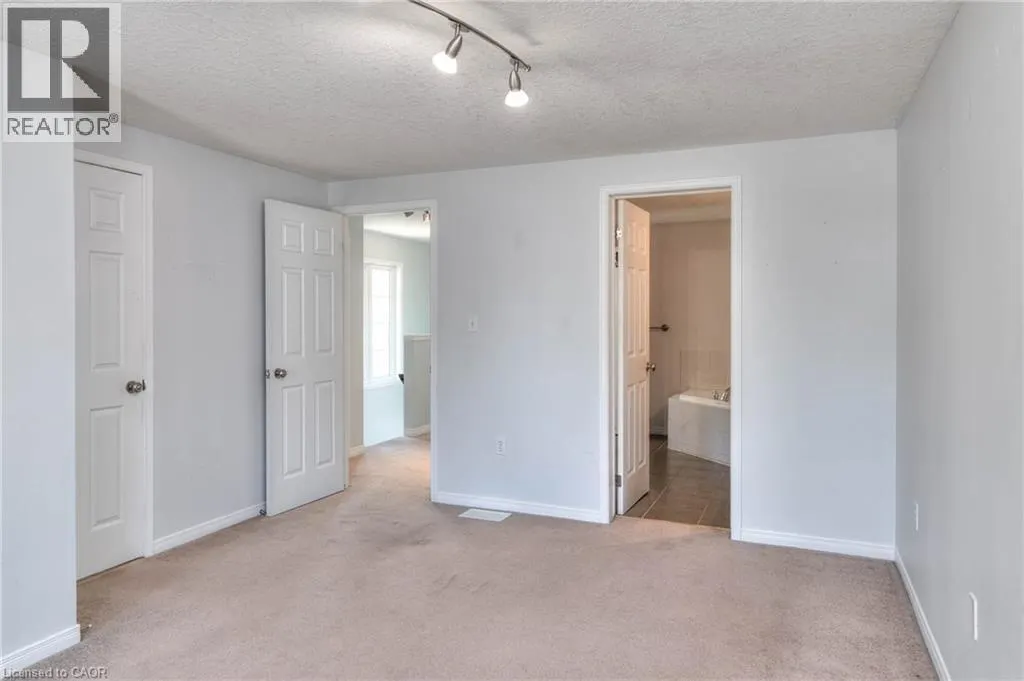 85 BANKSIDE Drive Unit# C17, #C17