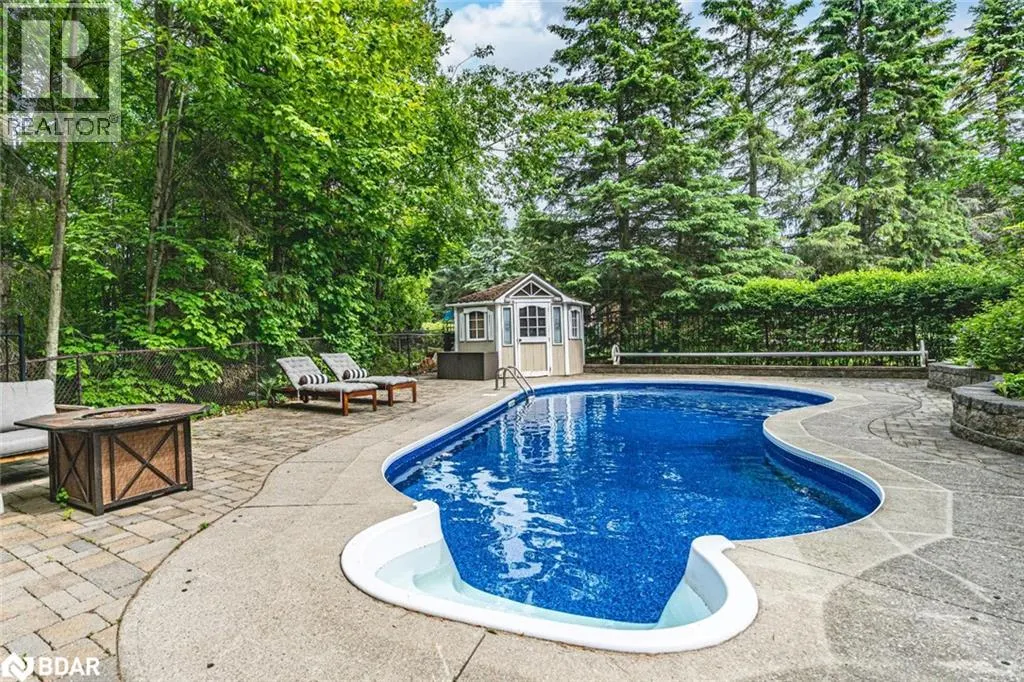24 WILLOW BAY Drive