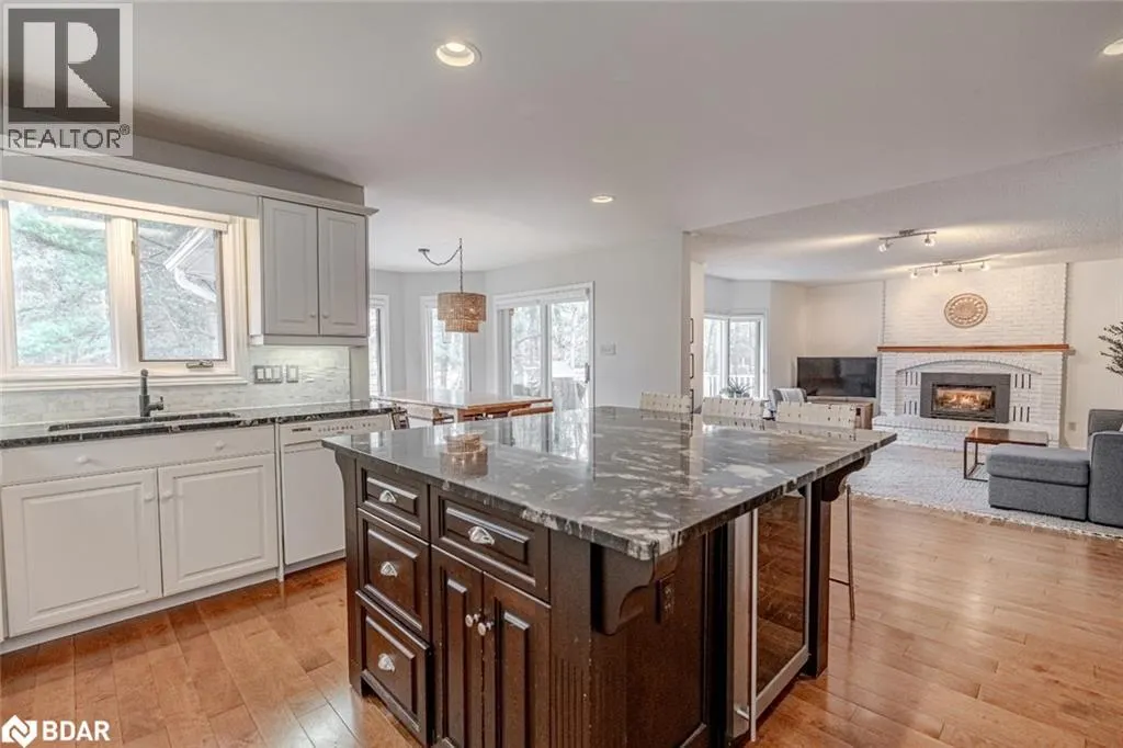 24 WILLOW BAY Drive