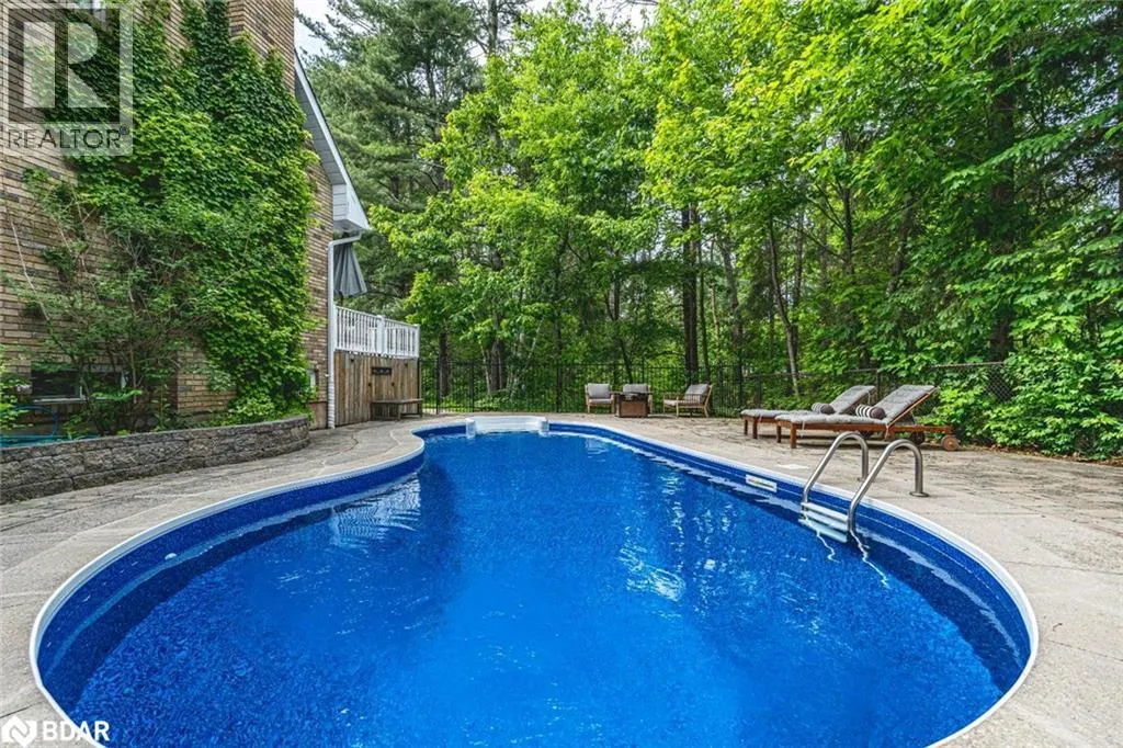 24 WILLOW BAY Drive