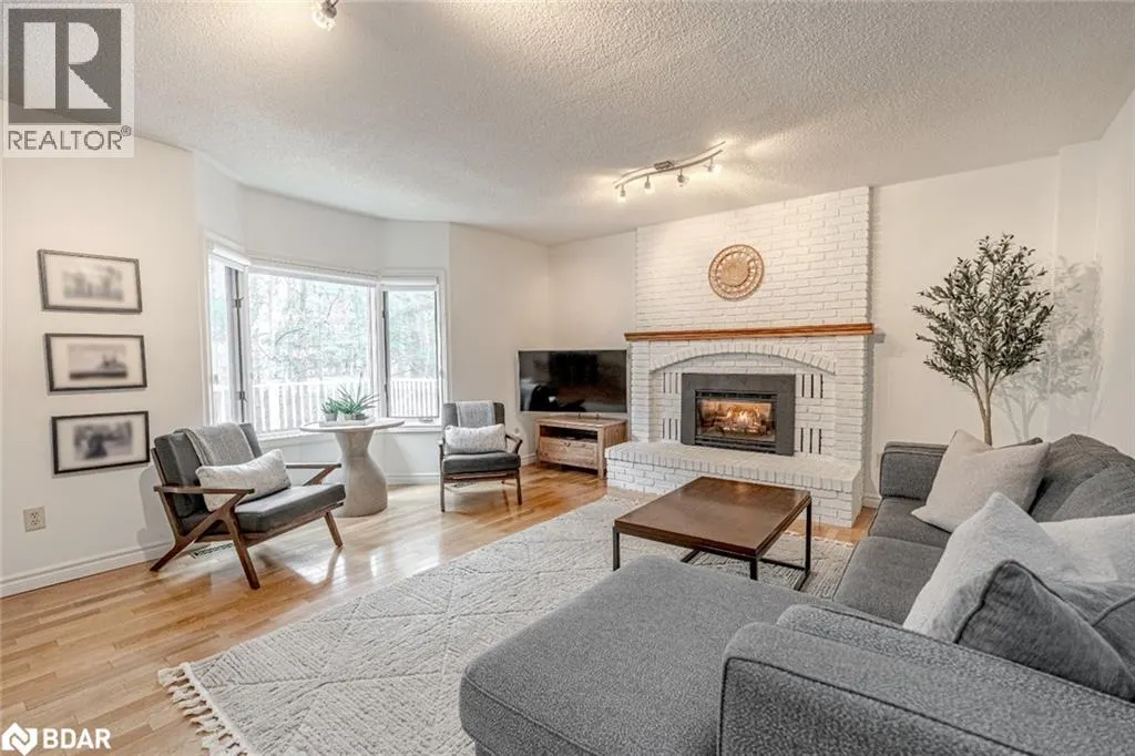 24 WILLOW BAY Drive