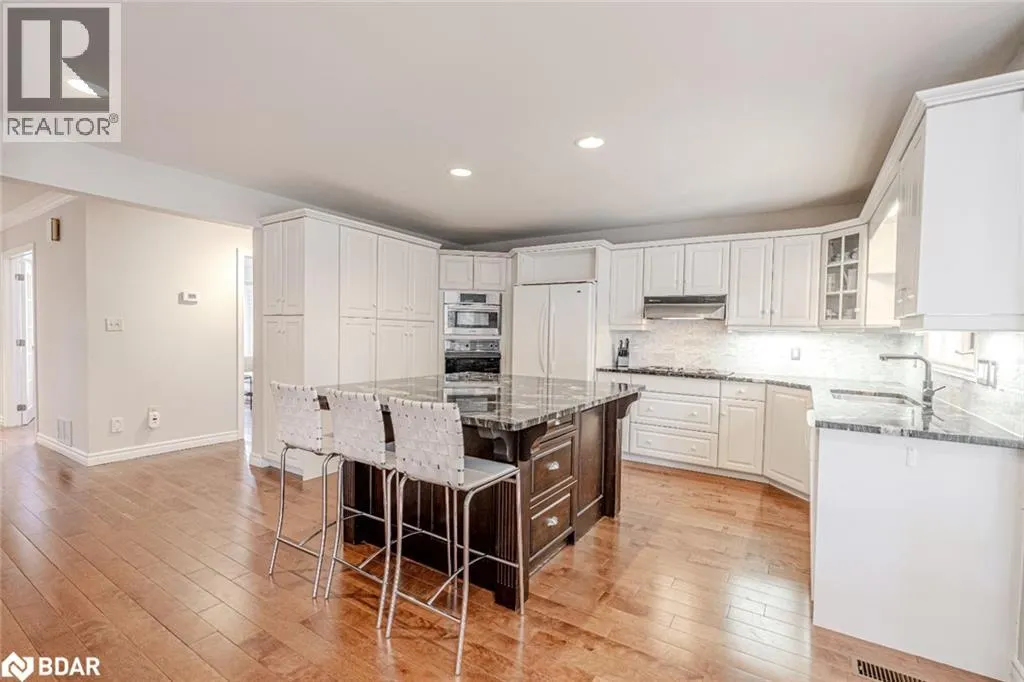 24 WILLOW BAY Drive