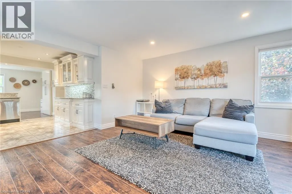 25 MONTROSE Avenue