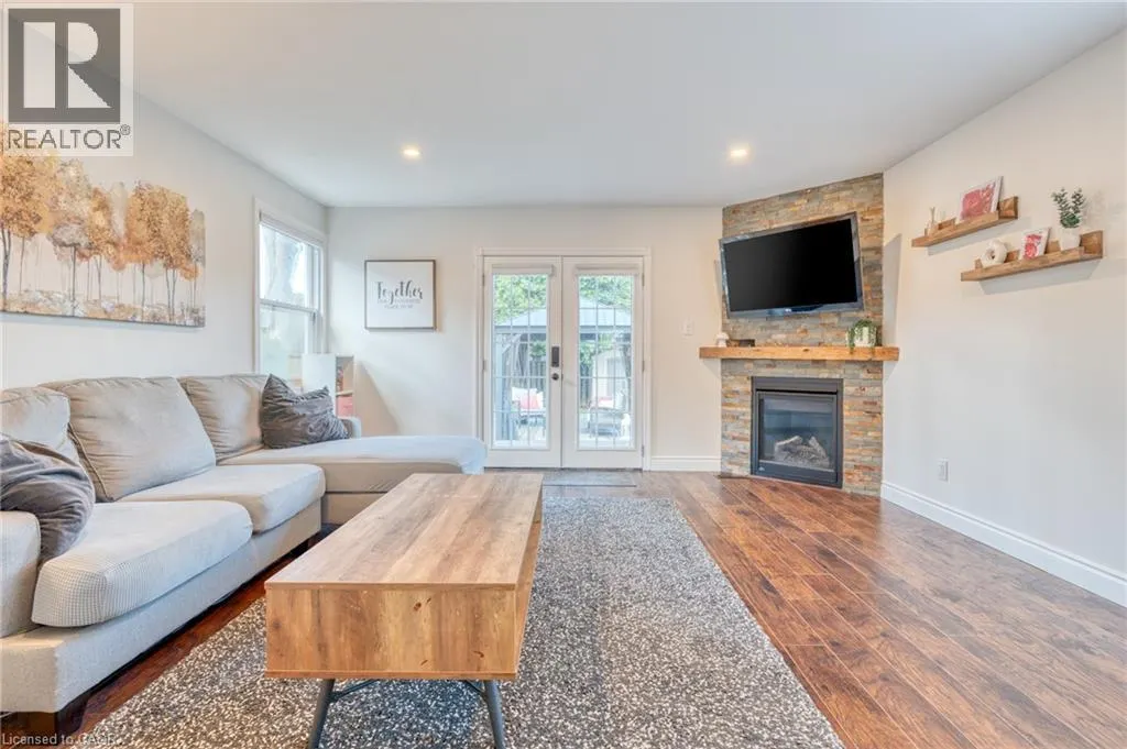 25 MONTROSE Avenue