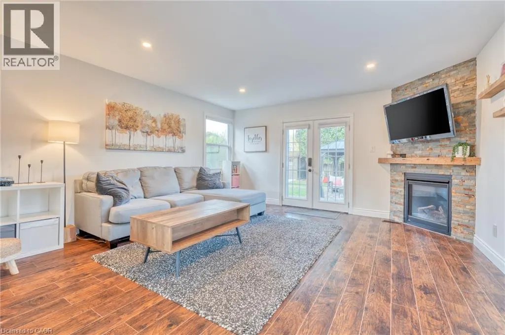 25 MONTROSE Avenue