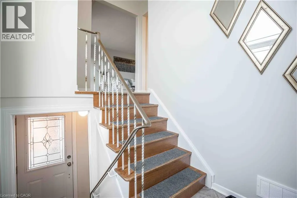 2559 KINGSBERRY Crescent