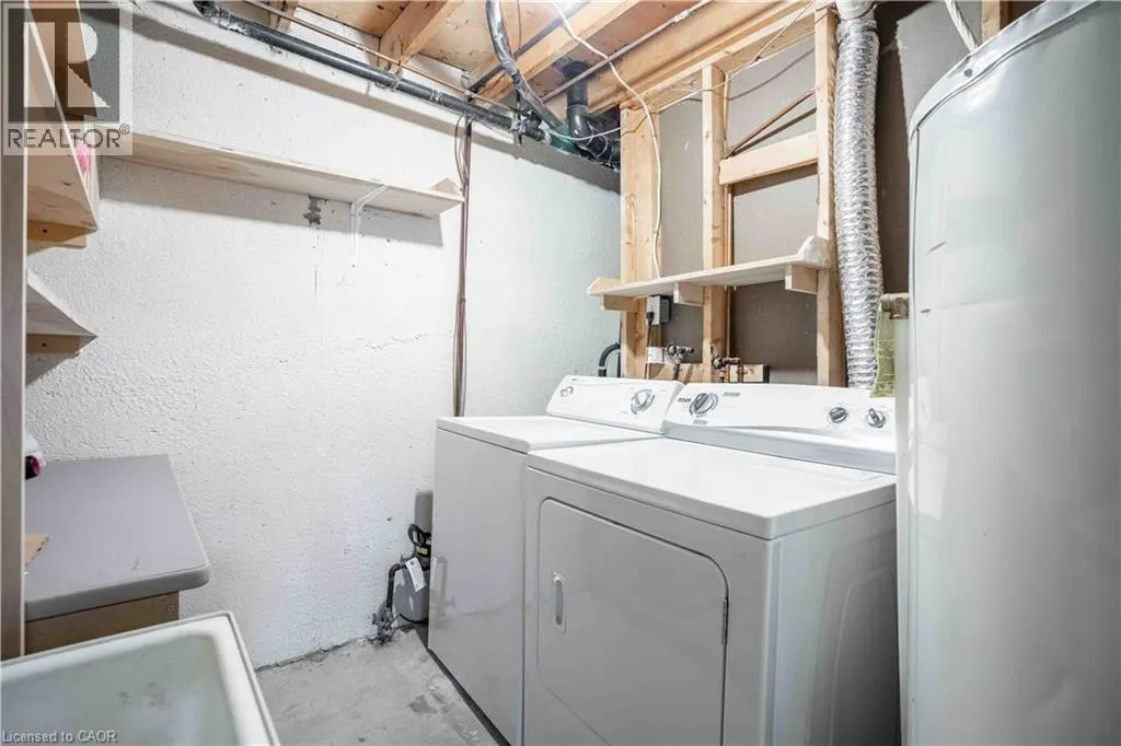 2559 KINGSBERRY Crescent