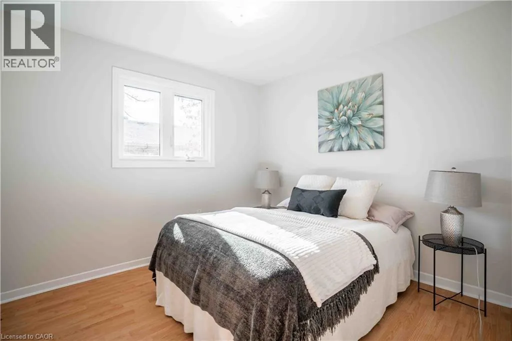 2559 KINGSBERRY Crescent