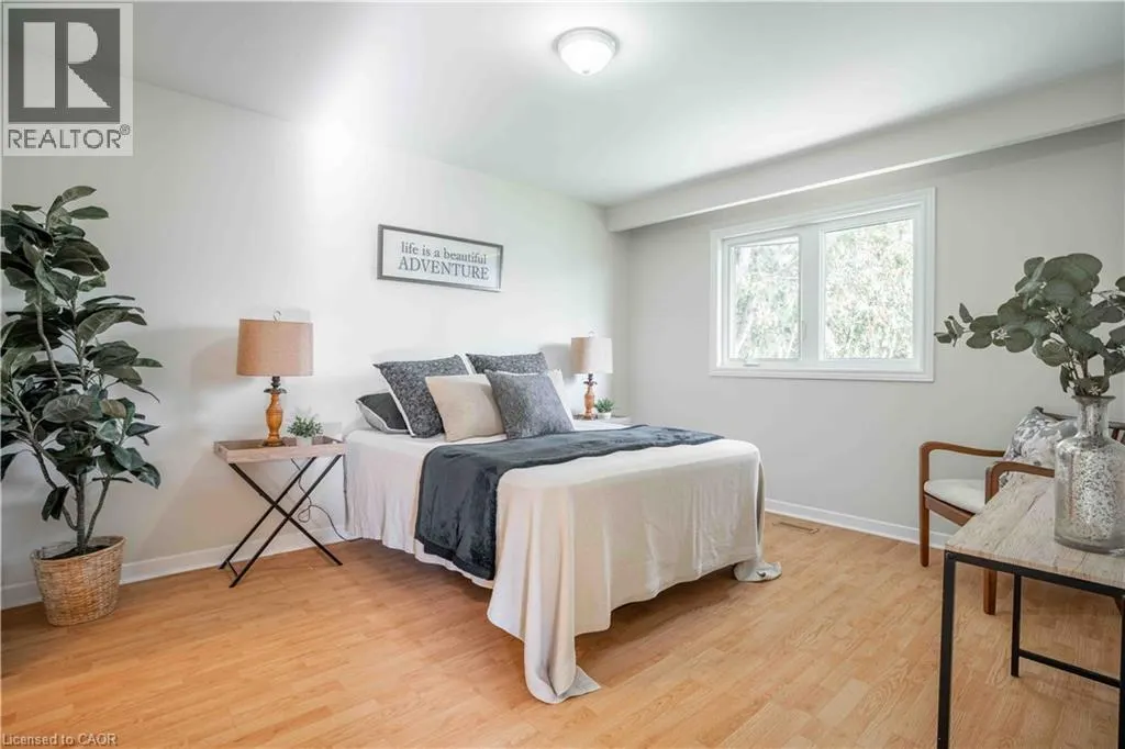 2559 KINGSBERRY Crescent