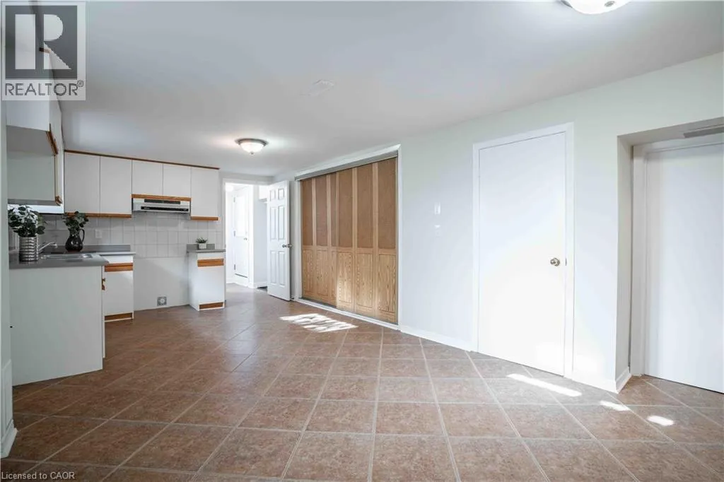 2559 KINGSBERRY Crescent