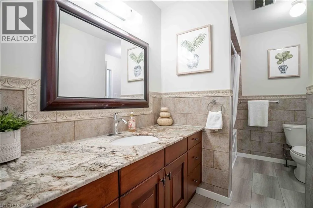 2559 KINGSBERRY Crescent