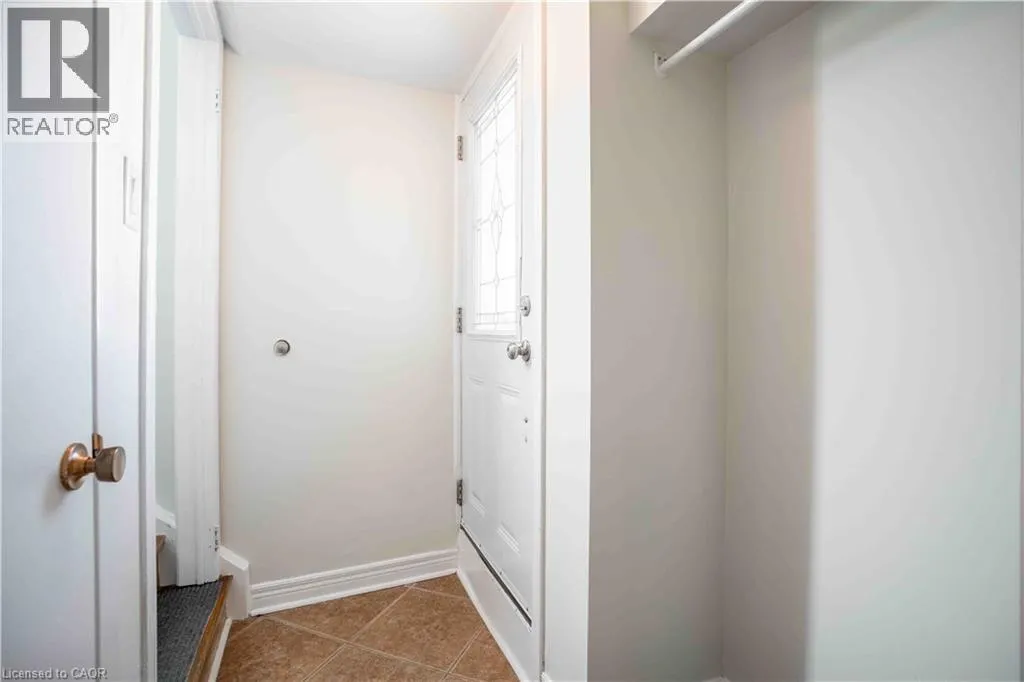 2559 KINGSBERRY Crescent