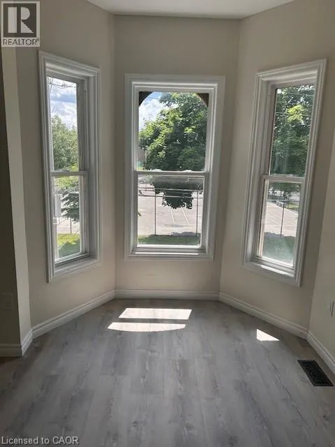 33-35 E WOOD Street E