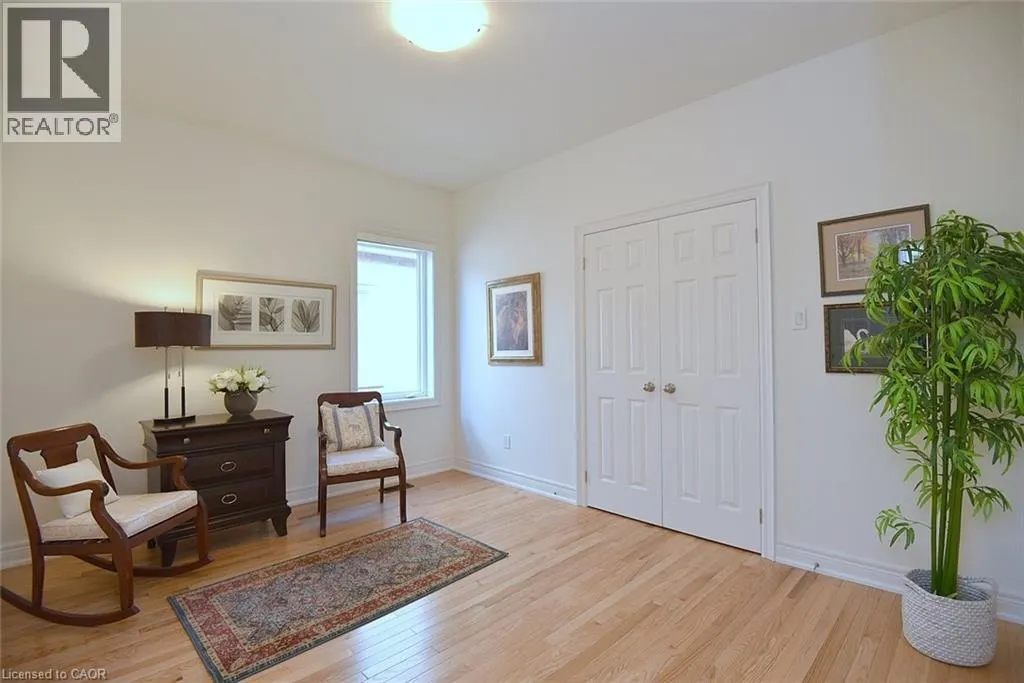 35 RIDING PARK Place