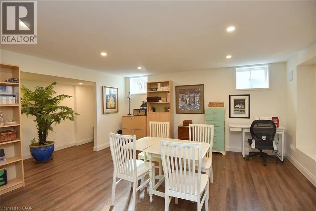 35 RIDING PARK Place