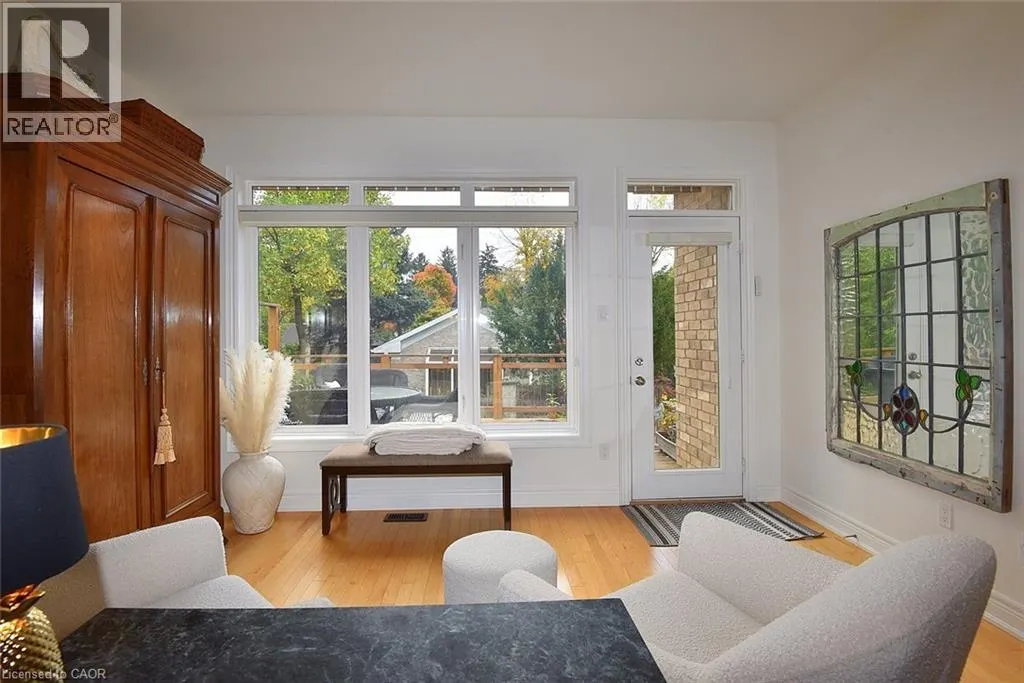 35 RIDING PARK Place