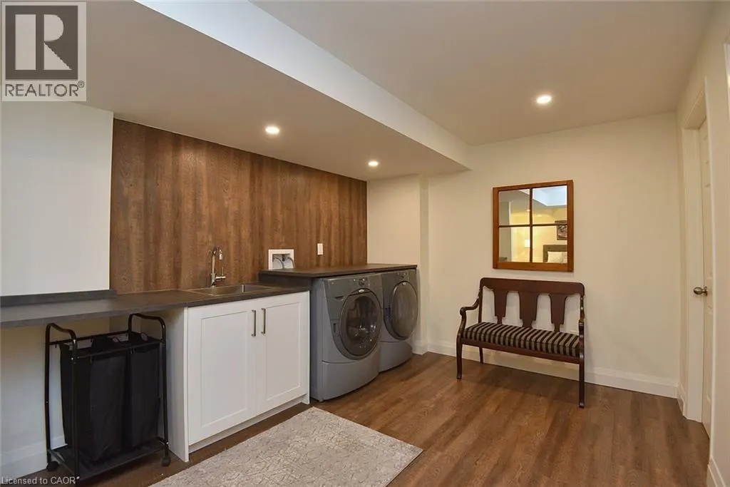 35 RIDING PARK Place