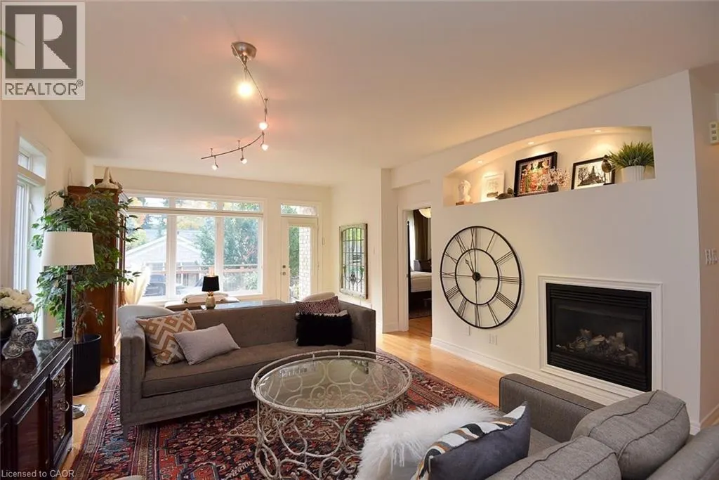 35 RIDING PARK Place