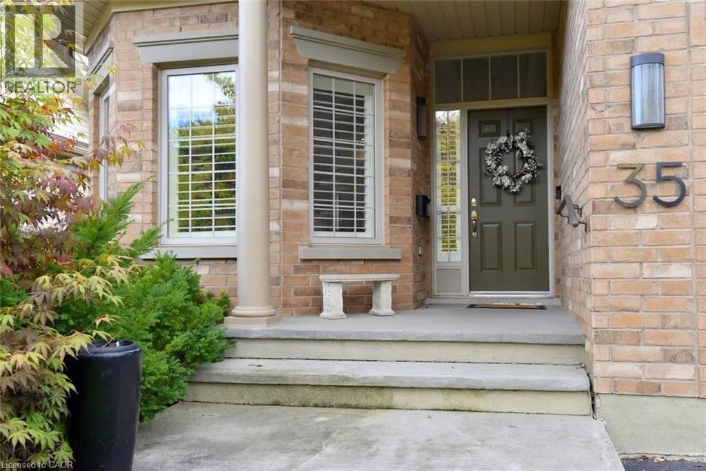 35 RIDING PARK Place