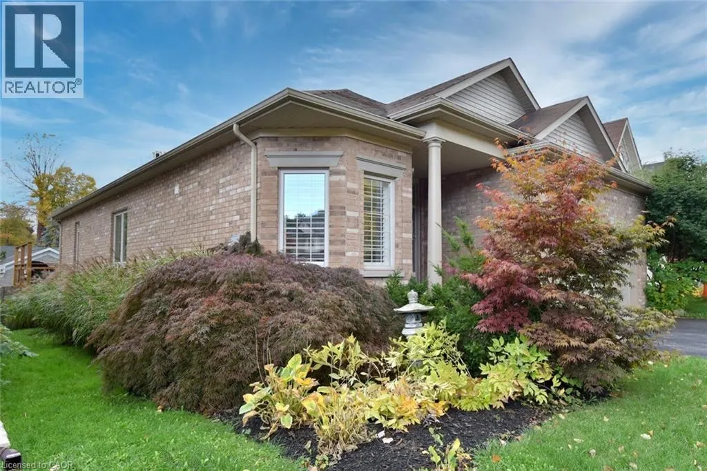 35 RIDING PARK Place