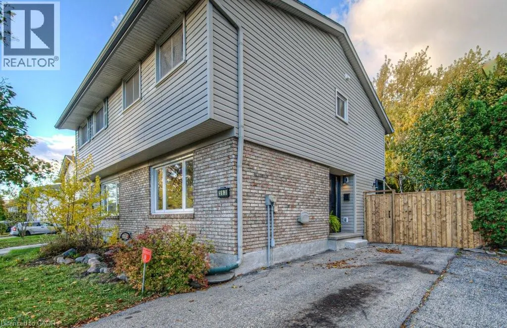 563 ELGIN Street N