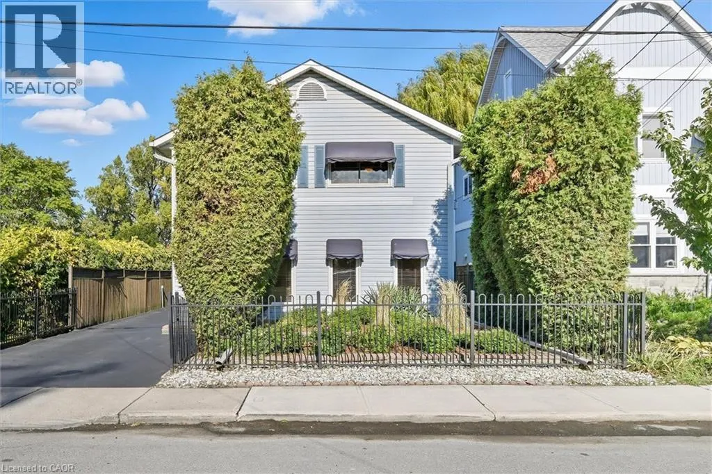 21 ARDEN Avenue