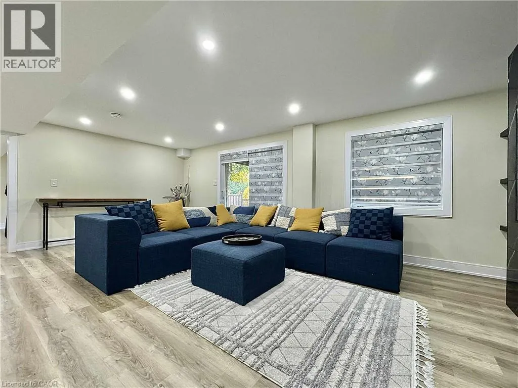 23 MOSSGROVE Drive Unit# LOWER, #LOWER