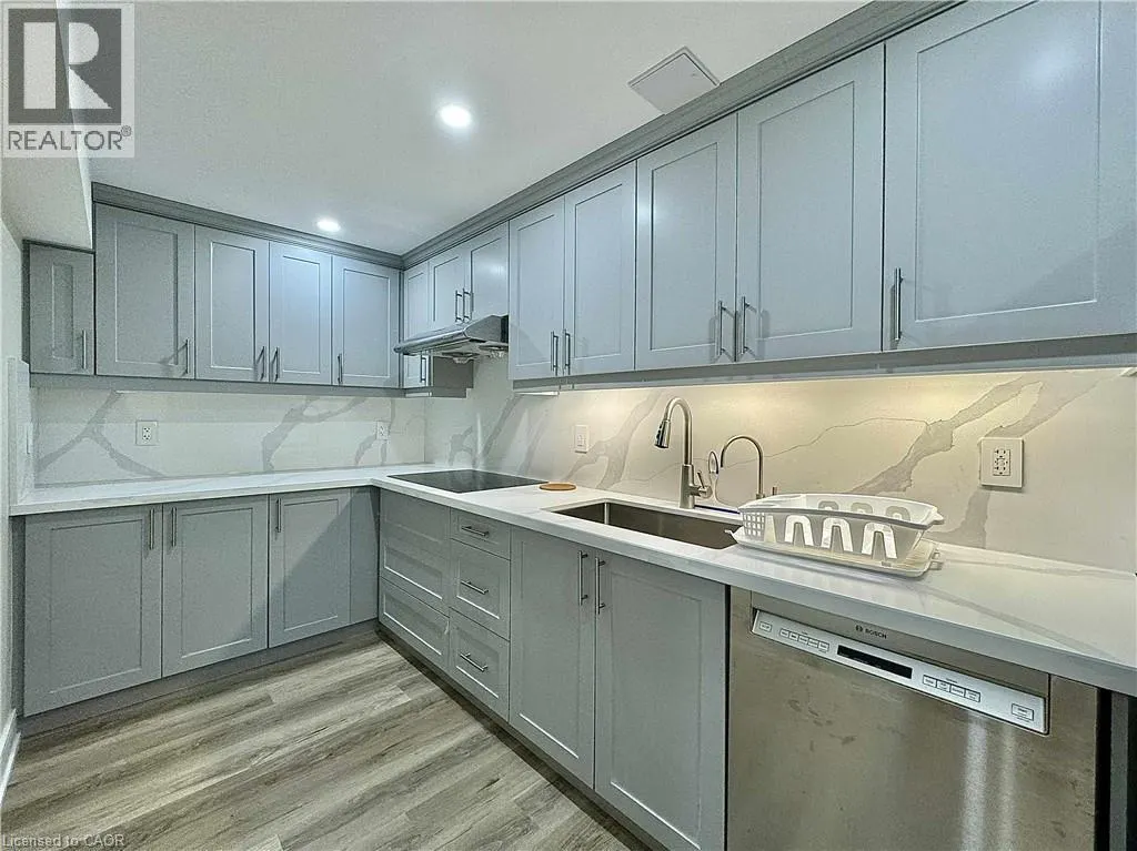 23 MOSSGROVE Drive Unit# LOWER, #LOWER