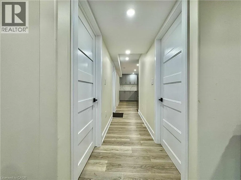 23 MOSSGROVE Drive Unit# LOWER, #LOWER