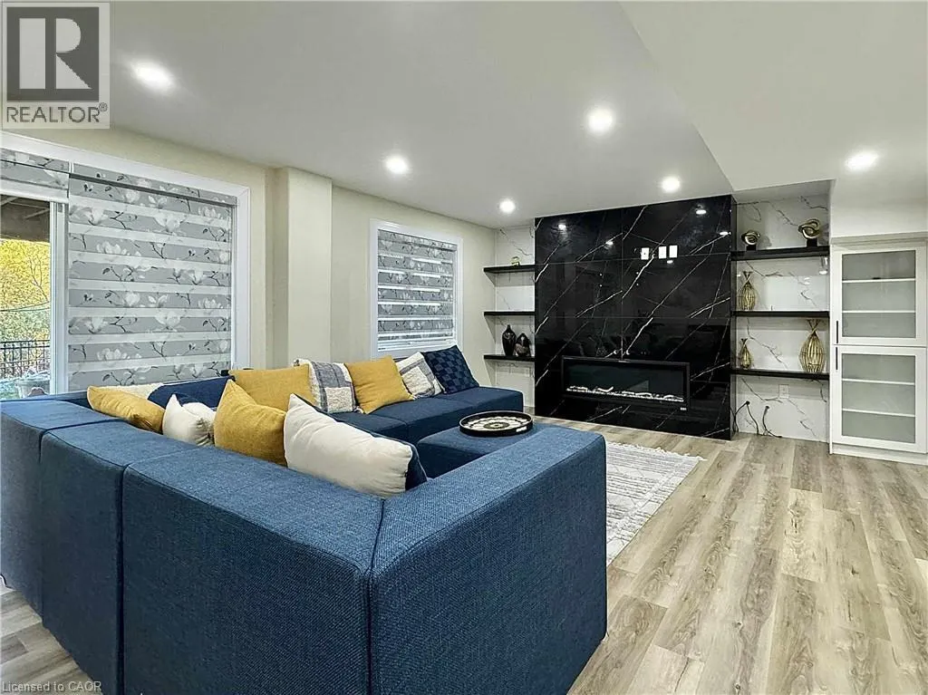 23 MOSSGROVE Drive Unit# LOWER, #LOWER
