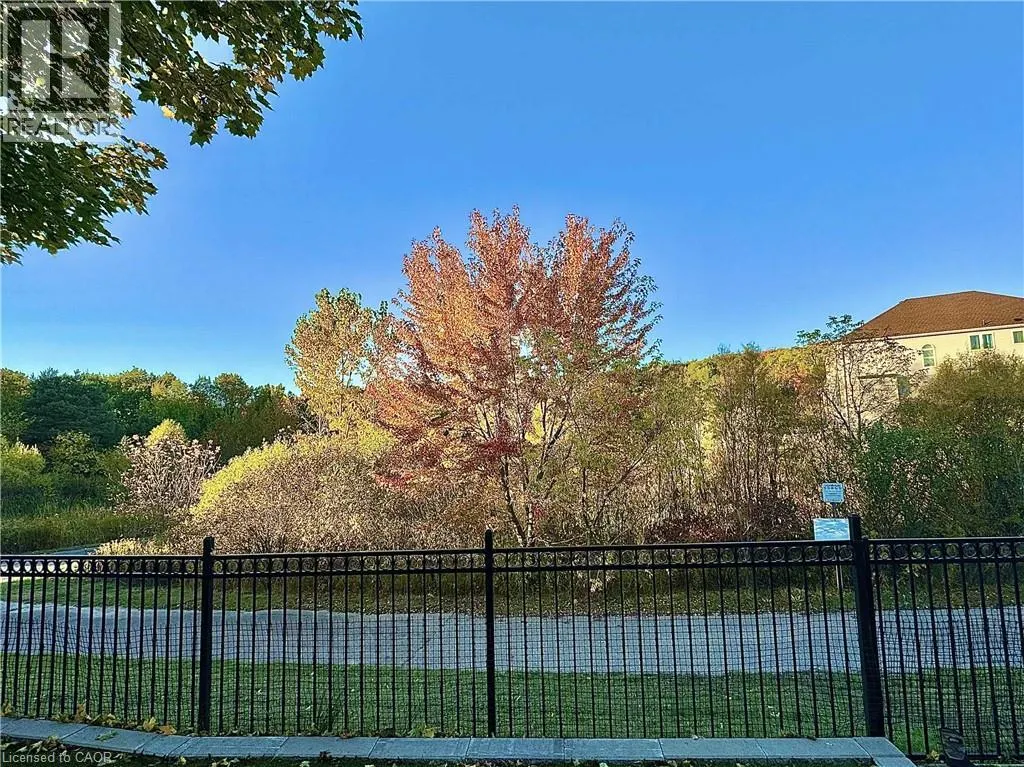 23 MOSSGROVE Drive Unit# LOWER, #LOWER