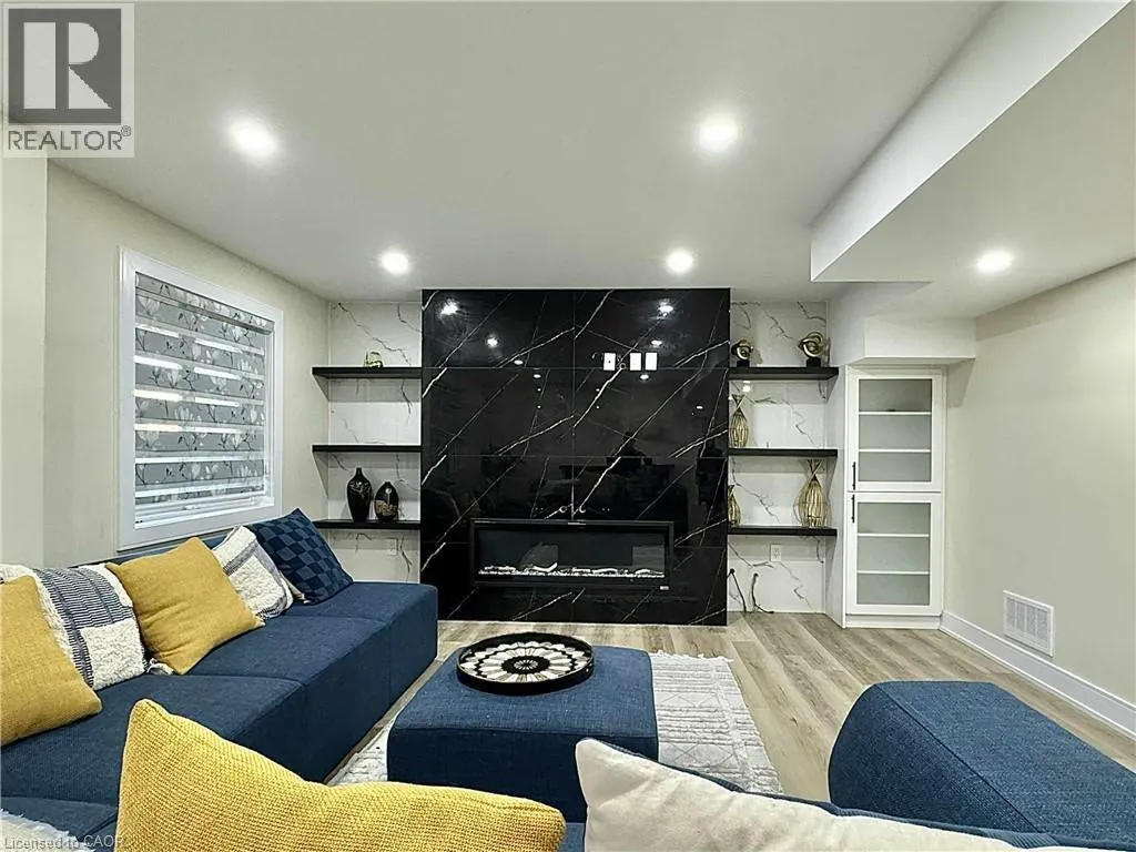 23 MOSSGROVE Drive Unit# LOWER, #LOWER