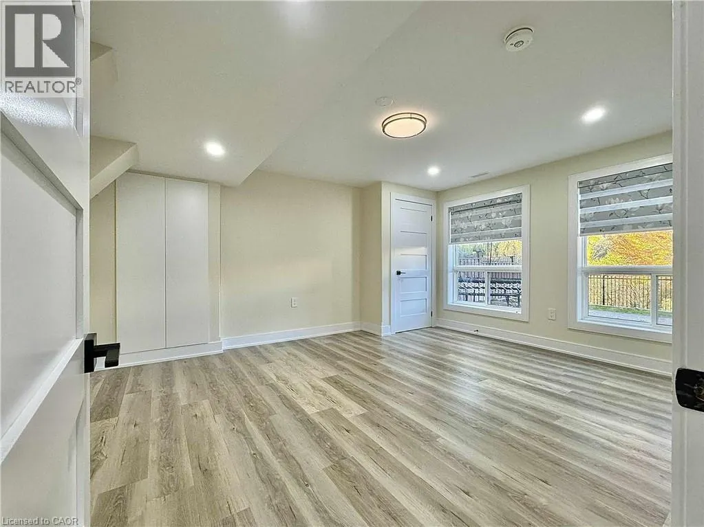 23 MOSSGROVE Drive Unit# LOWER, #LOWER