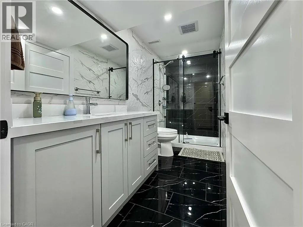 23 MOSSGROVE Drive Unit# LOWER, #LOWER
