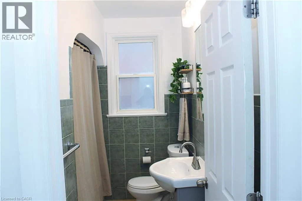 125 ADAIR Avenue S Unit# 1 - MN FLR, #1 - MN FLR