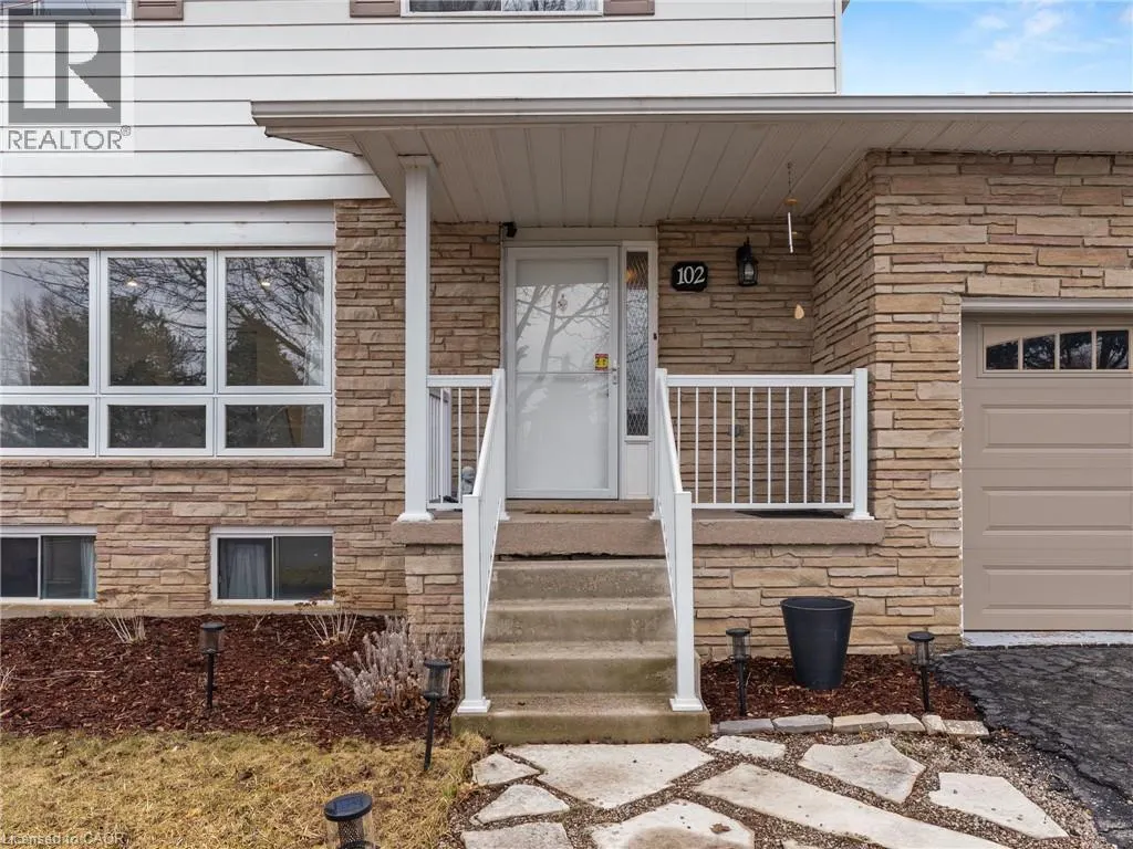 102 DUNDEE Drive