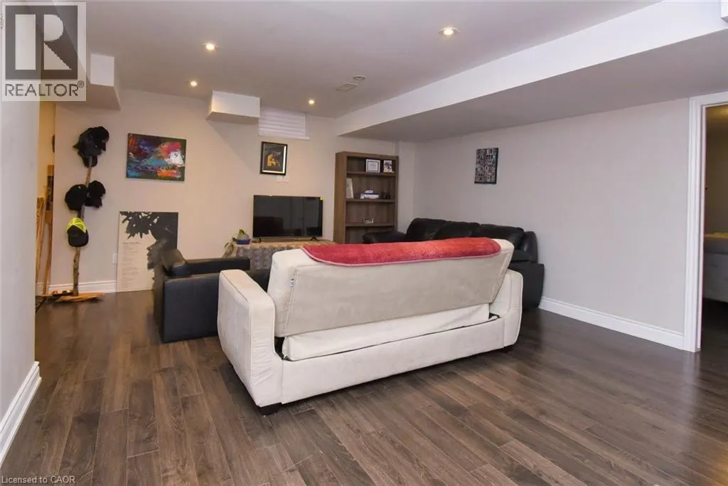 5 DILLON Drive