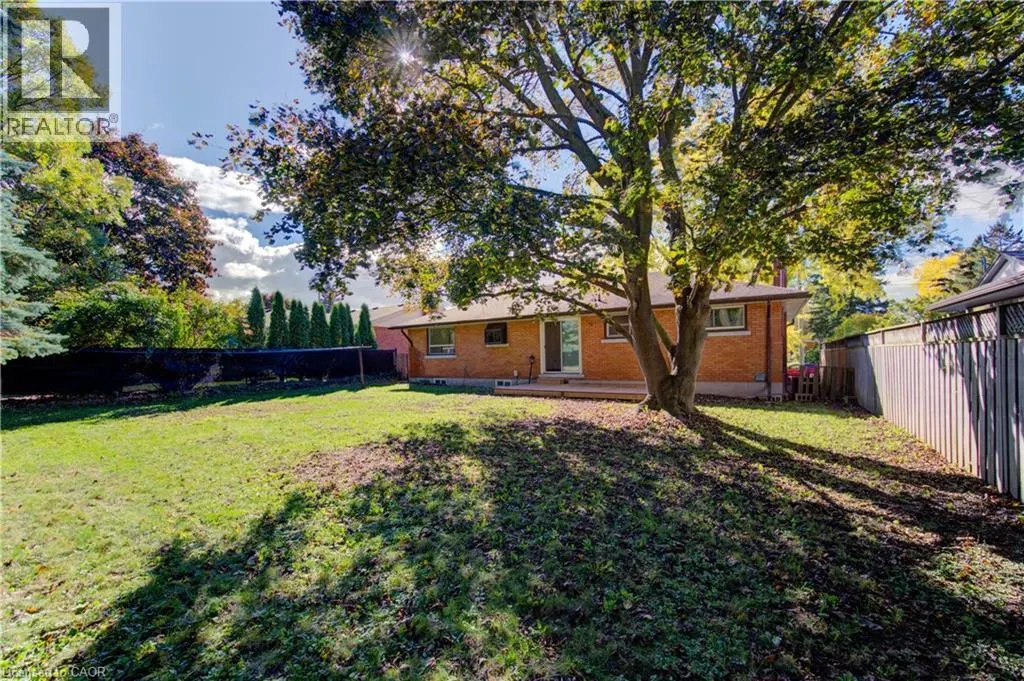 88 ELLIS Crescent S