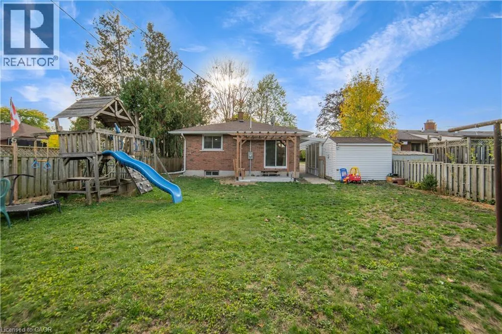 1676 HOLLEY Crescent