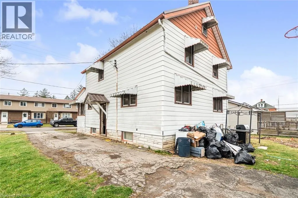 12 SENECA Street S