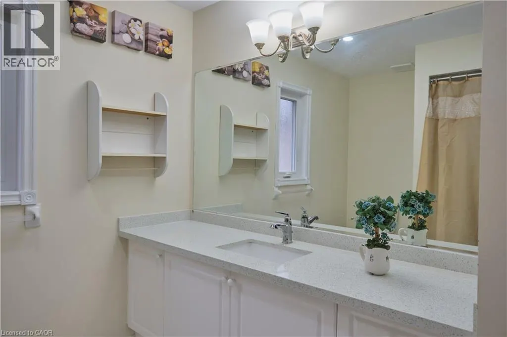12 PACIFIC WIND Crescent Unit# Upper, #Upper