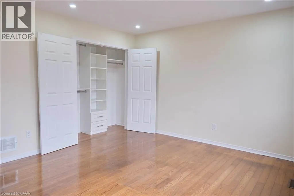 12 PACIFIC WIND Crescent Unit# Upper, #Upper