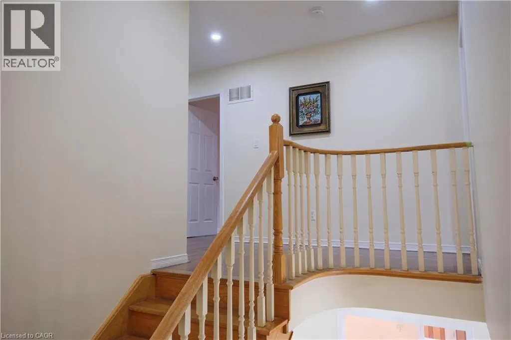 12 PACIFIC WIND Crescent Unit# Upper, #Upper