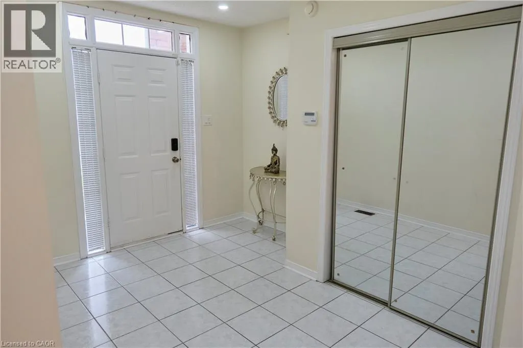 12 PACIFIC WIND Crescent Unit# Upper, #Upper