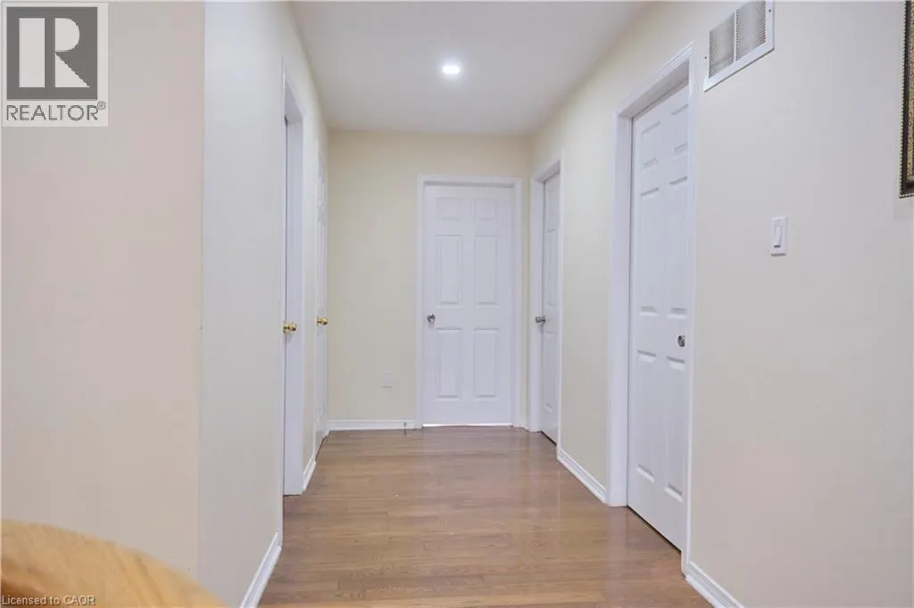 12 PACIFIC WIND Crescent Unit# Upper, #Upper