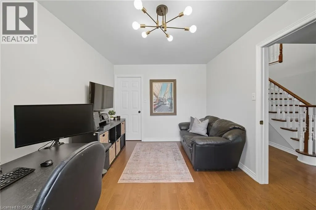 142 MEADOWBROOK Drive
