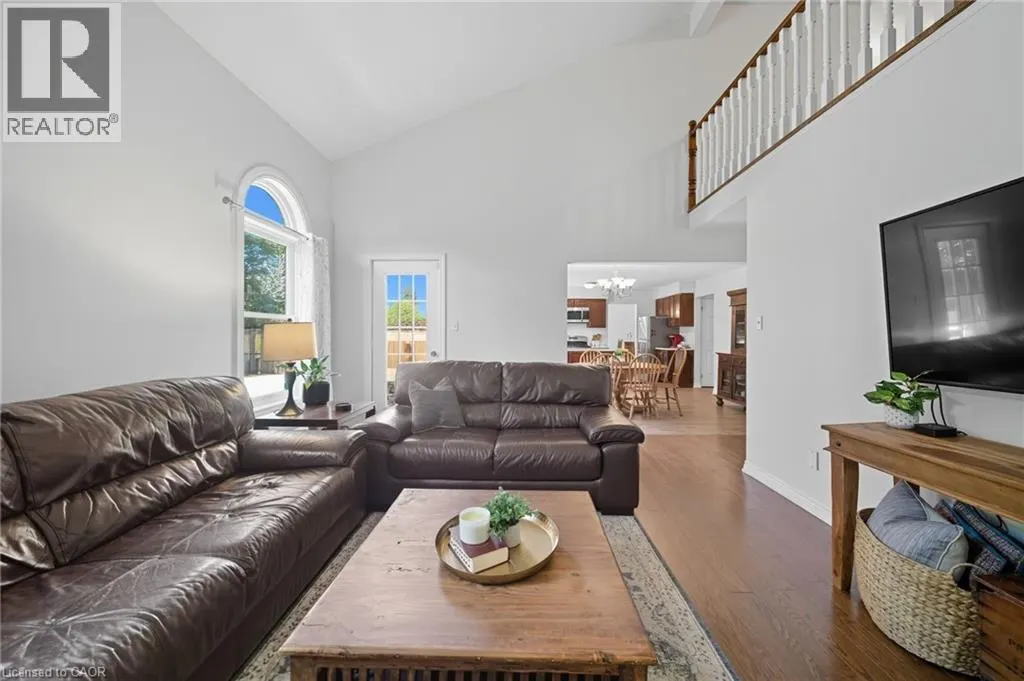 142 MEADOWBROOK Drive